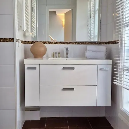 Lovely One Bedroom In The Old Town Of *