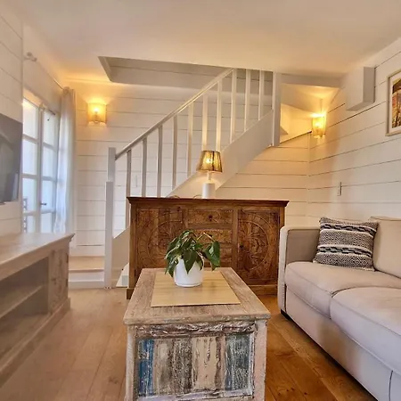 Apartmán Lovely One Bedroom In The Old Town Of