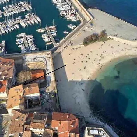 Lovely One Bedroom In The Old Town Of Antibes