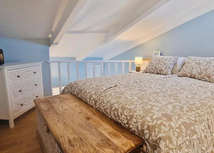 Lovely One Bedroom In The Old Town Of Антиб