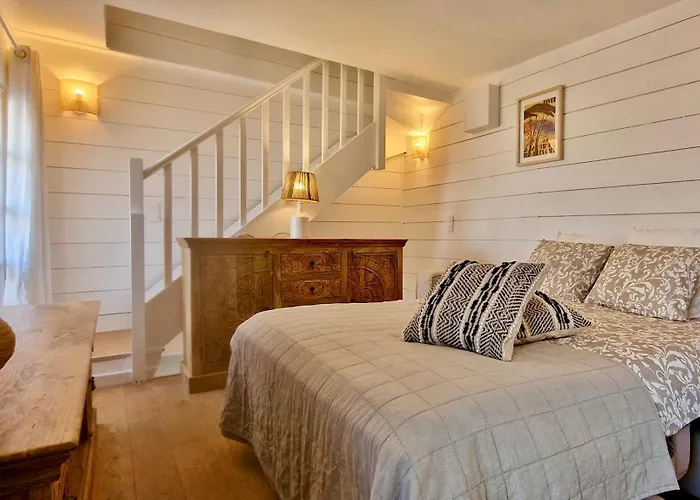 Lovely One Bedroom In The Old Town Of Апартаменты